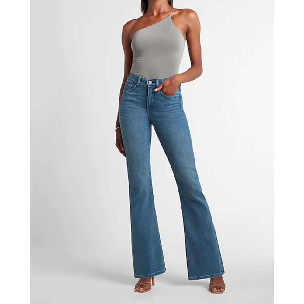 🍒3/$40🍒 NWT Express High Waisted Medium Wash Flare Jeans 0S 0 Short